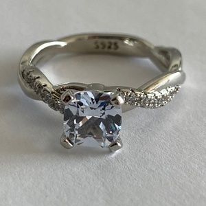 Women’s Sterling Silver Zirconia Ring Size 8